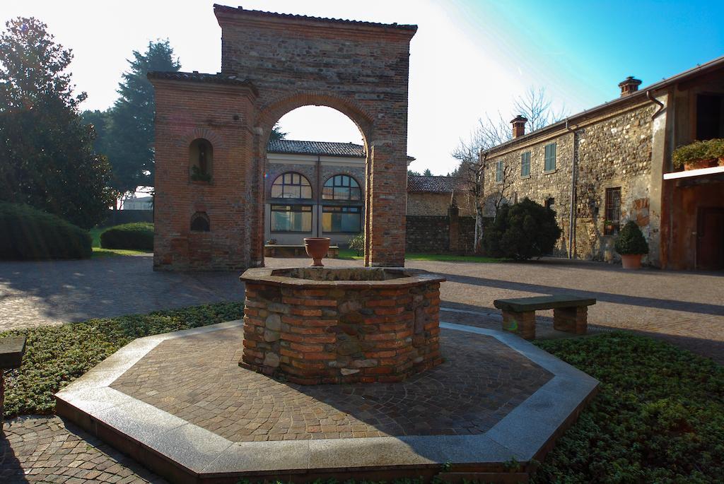 Villa Santa Maria Dell'Arco - Centro Oreb Cazzago San Martino Buitenkant foto