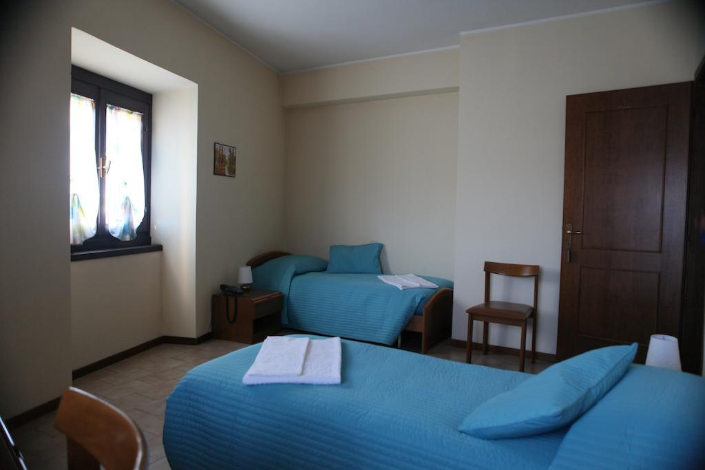Villa Santa Maria Dell'Arco - Centro Oreb Cazzago San Martino Kamer foto