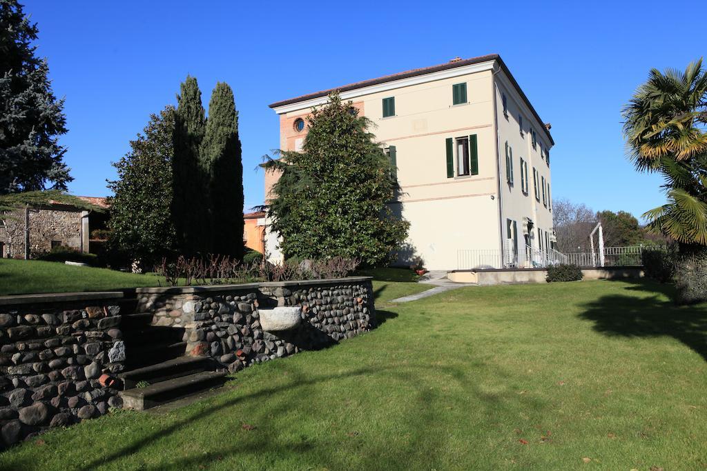 Villa Santa Maria Dell'Arco - Centro Oreb Cazzago San Martino Buitenkant foto