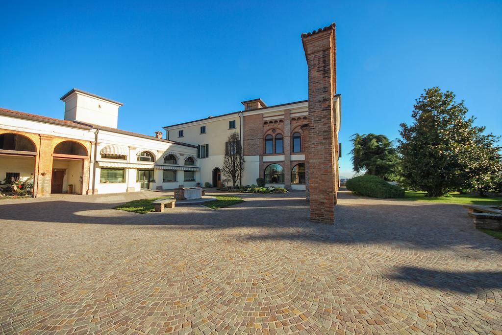 Villa Santa Maria Dell'Arco - Centro Oreb Cazzago San Martino Buitenkant foto