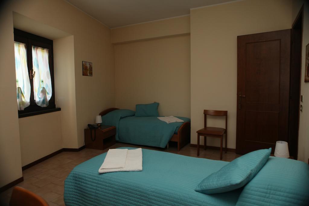 Villa Santa Maria Dell'Arco - Centro Oreb Cazzago San Martino Kamer foto
