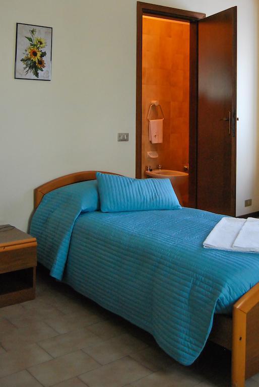 Villa Santa Maria Dell'Arco - Centro Oreb Cazzago San Martino Kamer foto