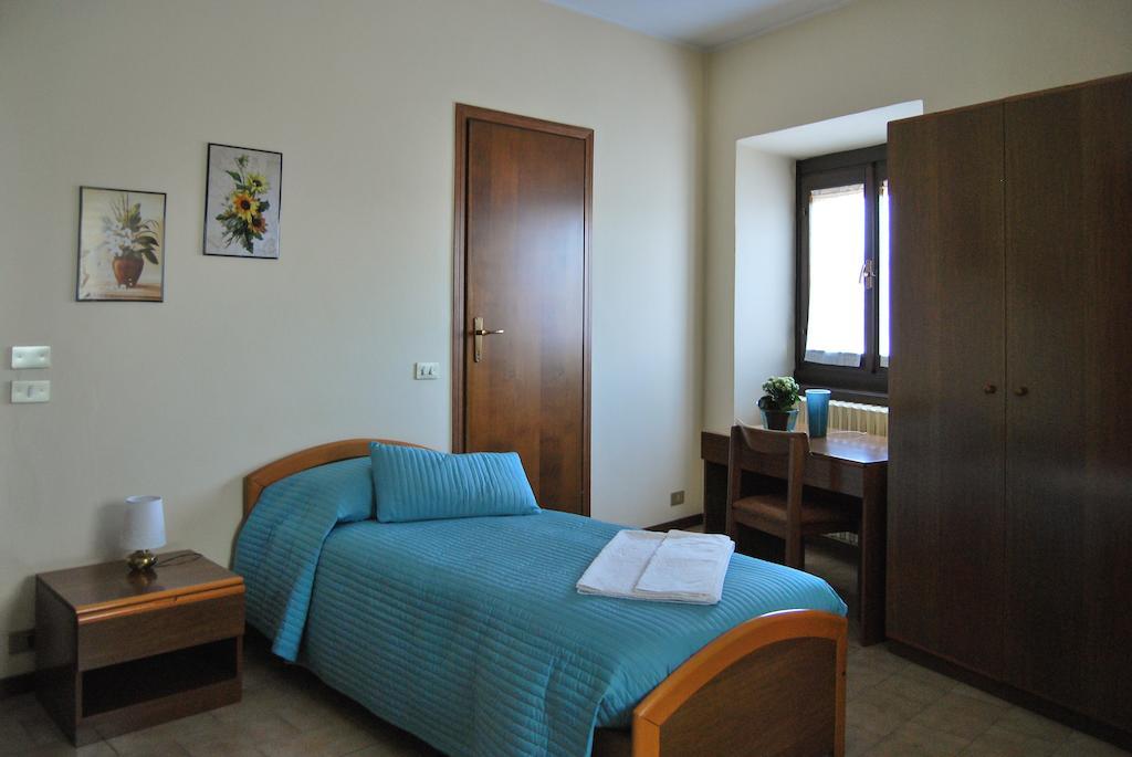 Villa Santa Maria Dell'Arco - Centro Oreb Cazzago San Martino Kamer foto
