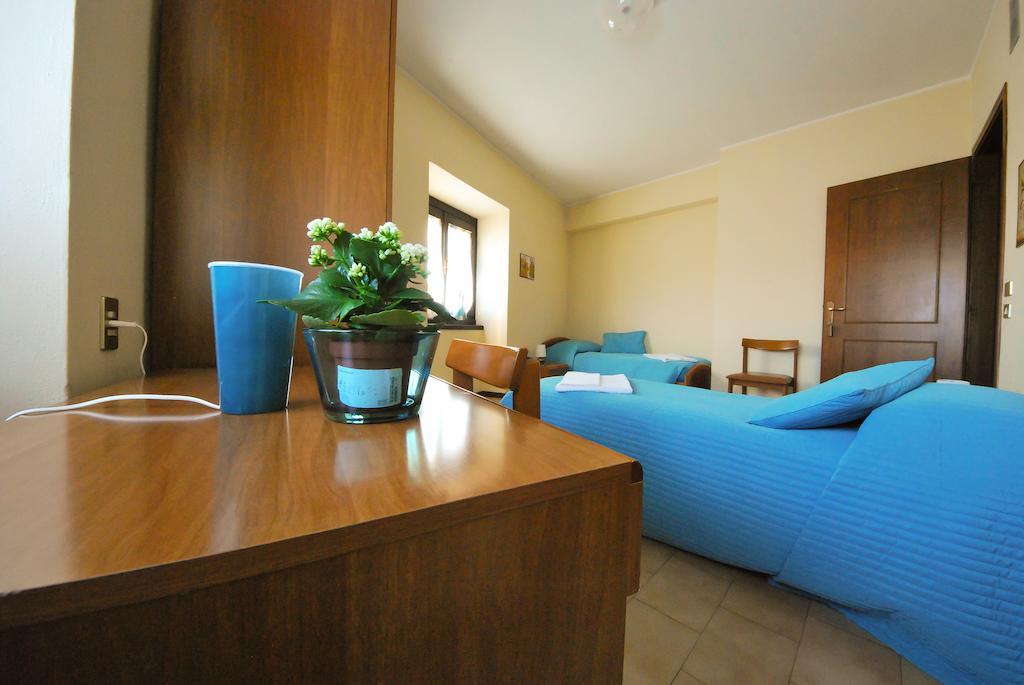 Villa Santa Maria Dell'Arco - Centro Oreb Cazzago San Martino Kamer foto