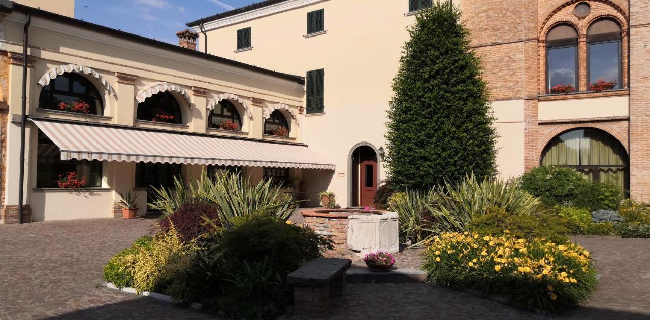 Villa Santa Maria Dell'Arco - Centro Oreb Cazzago San Martino Buitenkant foto