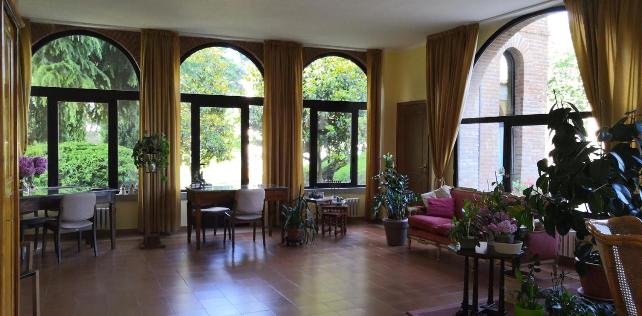 Villa Santa Maria Dell'Arco - Centro Oreb Cazzago San Martino Buitenkant foto